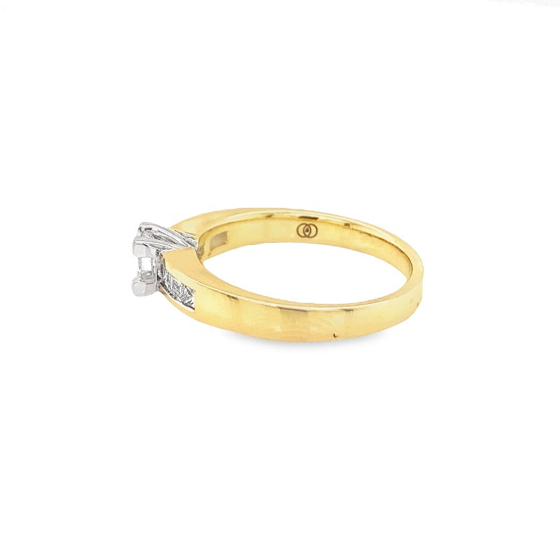 Parrys Jewellers 18ct Yellow Gold Princess Cut Diamond EngagementRing TDW 0.77ct