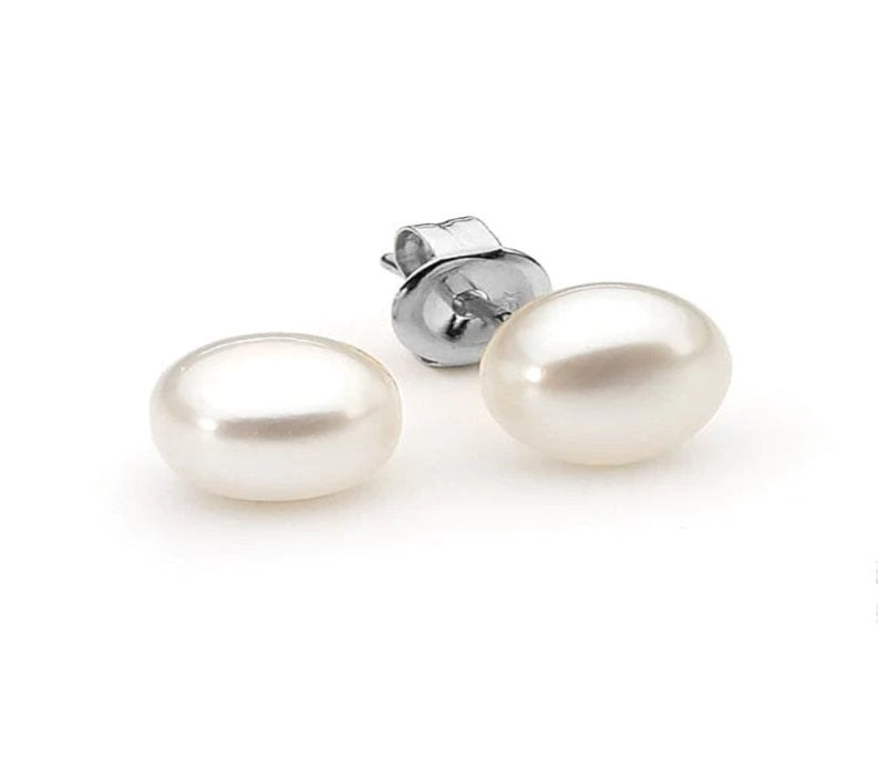 Ikecho Sterling Silver 5-5.5mm Freshwater Button Studs